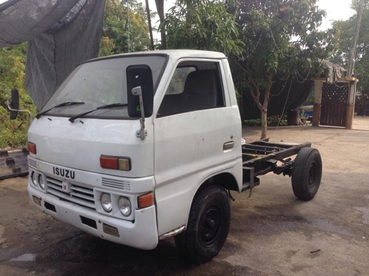 ขายรถ4ล้อ อีซูซุเครื่องC240 เครื่องแน่นแซสซีสวย ไม่มีทะเบียนขายตามสภาพครับ ขาย 47000 บาท