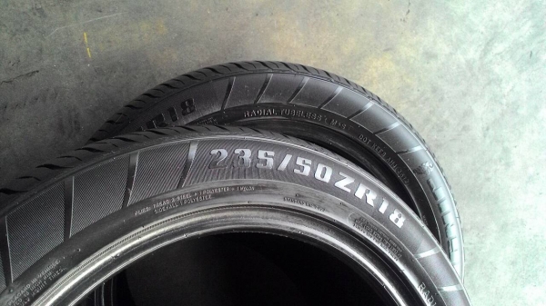 235/50R18 JINYU มี 2 สวย หนา ไม่มีปะ มี 2 เส้น tel081-427-3941ไอดีไลน์a autobot107 235/50R18 JINYU มี 2 สวย หนา ไม่มีปะ มี 2 เส้น tel081-427-3941ไอดีไลน์a autobot107