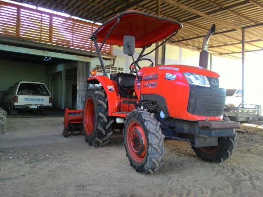 ขายรถไถ KUBOTA L3208 พร้อมผานพรวน ราคา 240,000  ทำงาน 957ชม. มีทะเบียนพร้อมโอน รถอยู่ อ.แกลง ระยอง มีรถขนส่งบริการทั่วไทย  และยังมีอีกหลายรุ่นให้เลือก สนใจสอบถามได้ DC Tractor Rayong 0818618678,0899347475 id line=0818618678 ,,,    id line=carbonthai