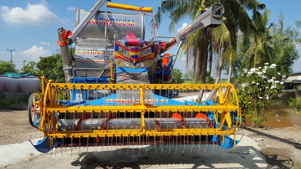 ขายรถเกี่ยวข้าววรพจน์การช่าง