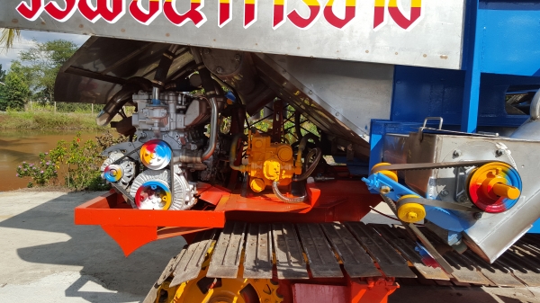 ขายรถเกี่ยวข้าววรพจน์การช่าง