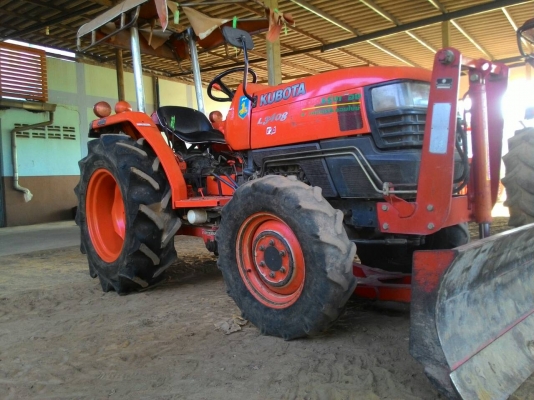 ขายรถไถ KUBOTA L3408 พร้อมดันหน้า รถไร่  ราคา 190,000  รถอยู่ อ.แกลง ระยอง มีรถขนส่งบริการทั่วไทย  และยังมีอีกหลายรุ่นให้เลือก สนใจสอบถามได้ DC Tractor Rayong 0818618678,0899347475 id line=0818618678 ,,,    id line=carbonthai
