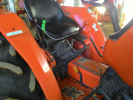 ขายรถไถ KUBOTA L3408 พร้อมดันหน้า รถไร่  ราคา 190,000  รถอยู่ อ.แกลง ระยอง มีรถขนส่งบริการทั่วไทย  และยังมีอีกหลายรุ่นให้เลือก สนใจสอบถามได้ DC Tractor Rayong 0818618678,0899347475 id line=0818618678 ,,,    id line=carbonthai