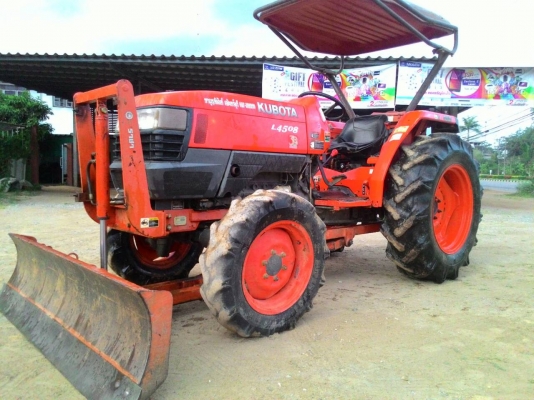 ขายรถไถ KUBOTA L4508 พร้อมดันหน้าช้าง รถไร่สภาพเดิมๆ ราคา 250,000 รถอยู่ อ.แกลง ระยอง มีรถขนส่งบริการทั่วไทย  และยังมีอีกหลายรุ่นให้เลือก สนใจสอบถามได้ DC Tractor Rayong 0818618678,0899347475 id line=0818618678 ,,,    id line=carbonthai  https://www.faceb
