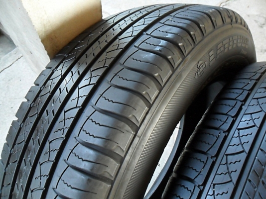 ยางขอบ17 มิชลิน 225-65-R17ลงพื้นปี15 (2เส้น2,500) ยางขอบ17 มิชลิน 225-65-R17ลงพื้นปี15 (2เส้น2,500)