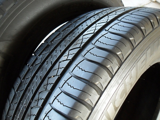 ยางขอบ17 มิชลิน 225-65-R17ลงพื้นปี15 (2เส้น2,500) ยางขอบ17 มิชลิน 225-65-R17ลงพื้นปี15 (2เส้น2,500)
