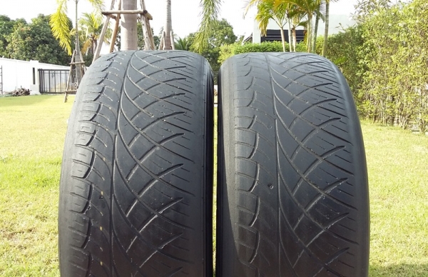 ยาง,255-55-18 NITTO 420 ปี13 ดอกไม่มาก คู่ละ 3,000