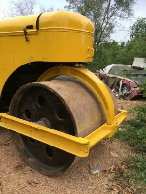 ขายรถบด SAKIA 3 ล้อเหล็ก พร้อมใช้งานครับ