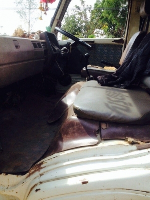 HINO KM779 เครื่อง 117แรง ยาว 5.5 เมตร พร้อมคอก เล่มพร้อมโอน HINO KM779 เครื่อง 117แรง ยาว 5.5 เมตร พร้อมคอก เล่มพร้อมโอน