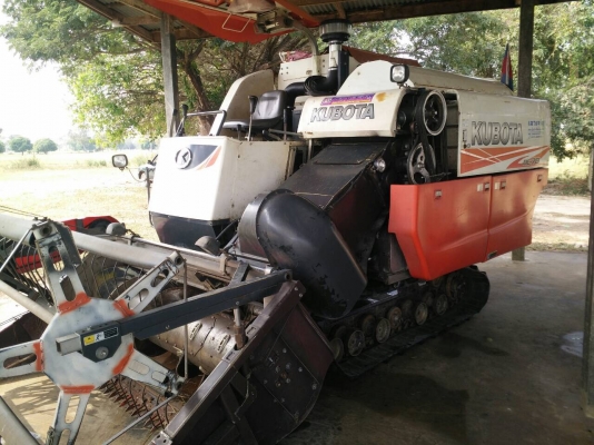ขายด่วน!!!!รถเกี่ยวข้าวKOBOTA DC70 พร้อมพ่วงลาก 479,000บาท