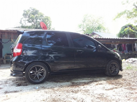 ้honda jazz ปี 05 เครื่อง IDSI เกียร์ออโต้ ไม่มีแก๊ส