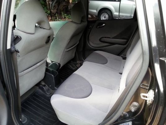 ้honda jazz ปี 05 เครื่อง IDSI เกียร์ออโต้ ไม่มีแก๊ส