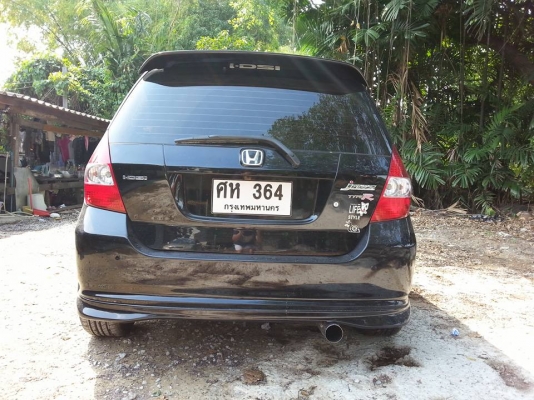 ้honda jazz ปี 05 เครื่อง IDSI เกียร์ออโต้ ไม่มีแก๊ส