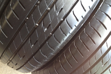 ยางBRIDGESTONE รุ่น Ecopia EP200 .185 60R15 ลงพื้นจริงปี2015  สภาพสวยมากๆ ดอกเยอะมากๆ