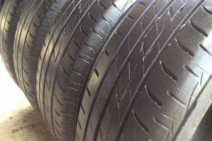 ยางBRIDGESTONE รุ่น Ecopia EP200 .185 60R15 ลงพื้นจริงปี2015  สภาพสวยมากๆ ดอกเยอะมากๆ