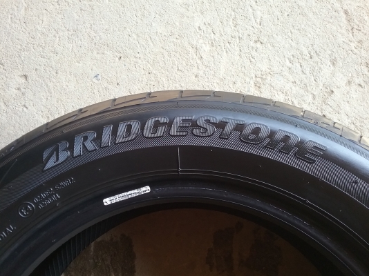 ยางBRIDGESTONE รุ่น Ecopia EP200 .185 60R15 ลงพื้นจริงปี2015  สภาพสวยมากๆ ดอกเยอะมากๆ