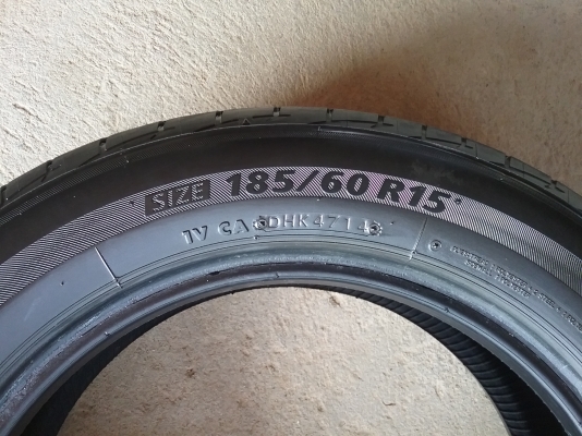 ยางBRIDGESTONE รุ่น Ecopia EP200 .185 60R15 ลงพื้นจริงปี2015  สภาพสวยมากๆ ดอกเยอะมากๆ