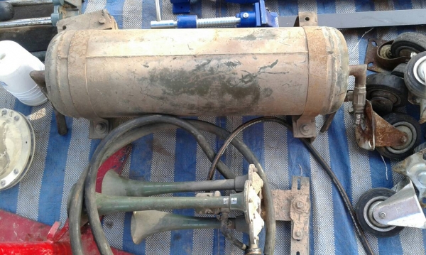 แตรลม  พร้อมถังลม