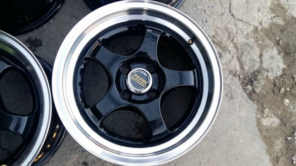 ขายล้อแม็ก มือ2 w work s1 15" สีดำขอบเงา สนใจติดต่อ ตาเล็ก ล้อและยาง 081-3747940