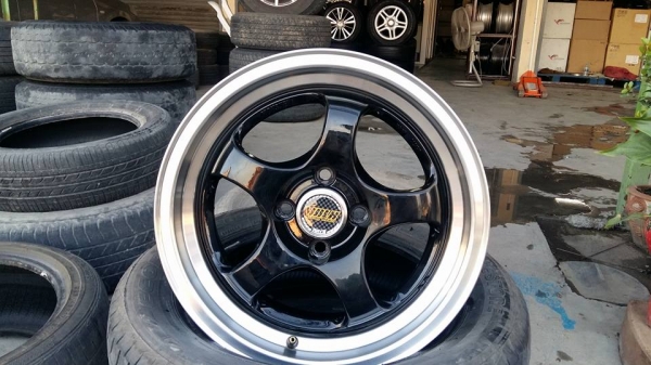 ขายล้อแม็ก มือ2 w work s1 15" สีดำขอบเงา สนใจติดต่อ ตาเล็ก ล้อและยาง 081-3747940