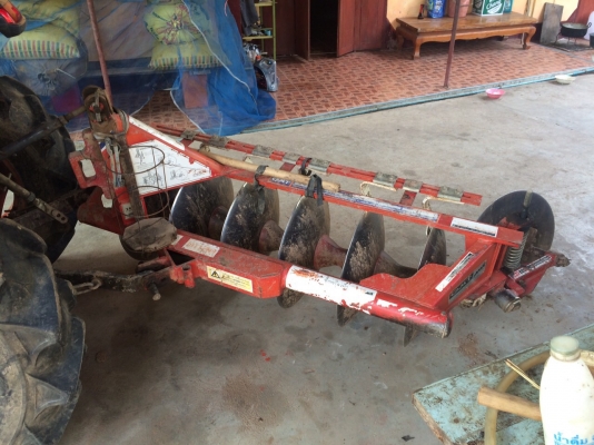 ขายรถไถ36 แรง พร้อมอุปกรณ์3ชิ้น ขายรถไถ36 แรง พร้อมอุปกรณ์3ชิ้น