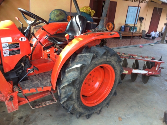 ขายรถไถ36 แรง พร้อมอุปกรณ์3ชิ้น ขายรถไถ36 แรง พร้อมอุปกรณ์3ชิ้น