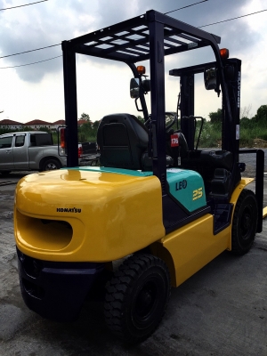 ขายรถนำเข้า Komatsu รุ่น12 ขนาด2.5ตัน ดีเซล เกียร์ออร์โต้ ยก3เมตร