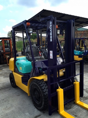 ขายรถนำเข้า Komatsu รุ่น12 ขนาด2.5ตัน ดีเซล เกียร์ออร์โต้ ยก3เมตร