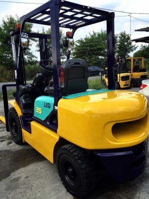 ขายรถนำเข้า Komatsu รุ่น12 ขนาด2.5ตัน ดีเซล เกียร์ออร์โต้ ยก3เมตร