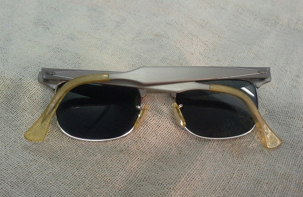 อภิมหาเทพแว่นตาตัวพ่อบิดา  รุ่นหายาก!  ซุปเปอร์ซีรี่!  ทองขาว! (White Gold)  AO American Optical alum. USA 10-12KGF.