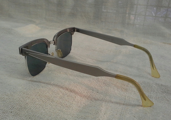 อภิมหาเทพแว่นตาตัวพ่อบิดา  รุ่นหายาก!  ซุปเปอร์ซีรี่!  ทองขาว! (White Gold)  AO American Optical alum. USA 10-12KGF.