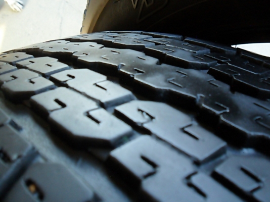 ยาง17กระบะ บริดสโตน245-65-R17 ลงพื้นปลายปี14 (2เส้น2,600) ยาง17กระบะ บริดสโตน245-65-R17 ลงพื้นปลายปี14 (2เส้น2,600)