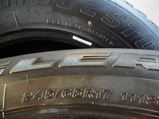 ยาง17กระบะ บริดสโตน245-65-R17 ลงพื้นปลายปี14 (2เส้น2,600) ยาง17กระบะ บริดสโตน245-65-R17 ลงพื้นปลายปี14 (2เส้น2,600)