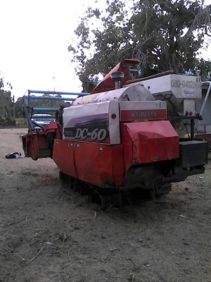 ขายรถเกี่ยวข้าว KUBOTA DC60 ปี52 สภาพพร้อมใช้งาน สนใจโทร 090-8588220คุณนะ 093-3258446คุณบิว หรือเข้าดูสินค้าอื่นๆได้ที่ www.truck.in.th/498 หรือเพจFacebook ณรงค์ ซื้อขายรถมือสอง (เว็บไซต์ส่วนตัว) หรือFacebook คุณนะ รถบรรทุก