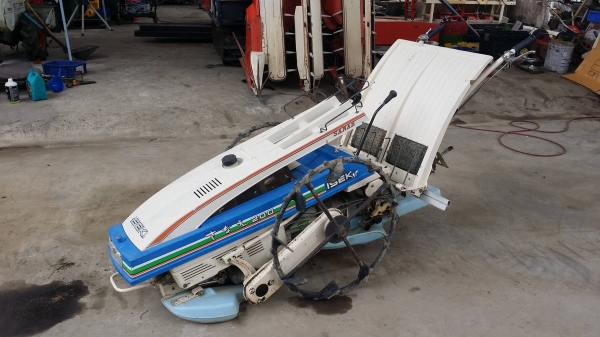 นำเข้าจากญี่ปุ่น รถดำนา ISEKI  รุ่น SANAE PX200 เก่าญี่ปุ่น ดำนา 2 แถว  ขนาดกระทัดรัด สภาพสวย