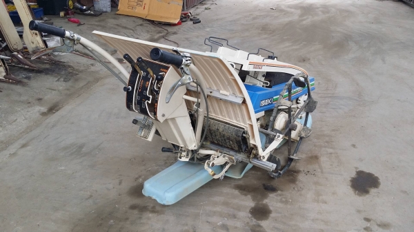 นำเข้าจากญี่ปุ่น รถดำนา ISEKI  รุ่น SANAE PX200 เก่าญี่ปุ่น ดำนา 2 แถว  ขนาดกระทัดรัด สภาพสวย