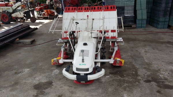 นำเข้าจากญี่ปุ่น รถดำนา YANMAR รุ่น AP400 เก่าญี่ปุ่น ดำนา 4 แถว  ขนาดกระทัดรัด สภาพสวย