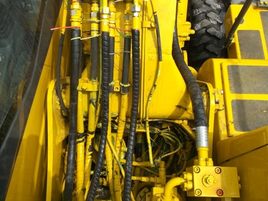 รถขุดล้อยาง Komutsu PW130-7k #K40207 นำเข้ามาจากต่างประเทศ เอกสารครบ ไม่เคยใช้งานในไทย สนใจติดต่อ ใหม่ 061-4194022