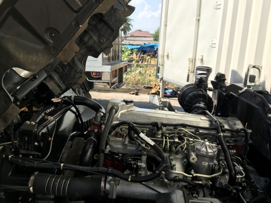 ขาย6ล้อHINO.MAGA Euro3.QDR. ซีรี่ย์500คอมมอลเรล 220เเรงรถห้างเเท้ตู้เเห้ง10บานเปิดได้รอบไม่มีเสากลางช่วงยาว7.20เมตรภายในสีดำปี2557(2014)ใช้งานได้เลยรถสภาพสวยราคา1,490,000จัดไฟเเนนท์ได้ครับสนใจดูรถได้ที่เต็นท์รถ JJ.AUTOCAR 2 หลังวัดจันทรารามติดถนนเพชรเกษมห