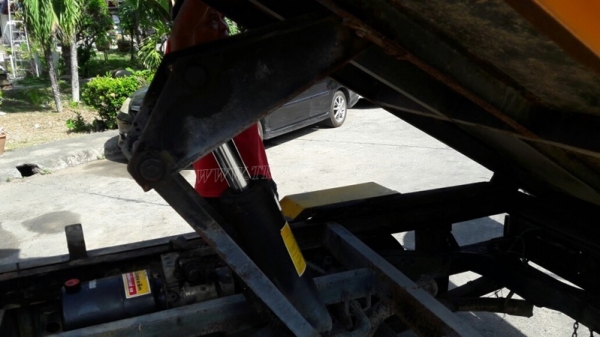 รถบรรทุกขยะ TOYOTA HILUX VIGO กระบะยกเทได้