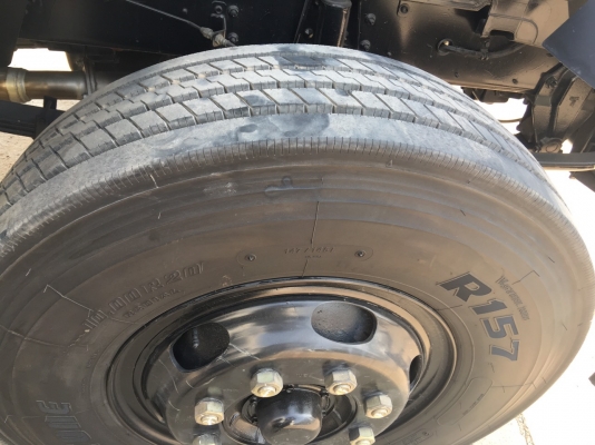 ขายรถอีซูซุ 240 แรง หัวคัสซี รถใหม่ยังไม่ได้จดทะเบียน ยาวพิเศษ 7.6 ม. จัดแนนท์ได้ครับ สนใจติดต่อได้ที่  081-9420141 , 081-5715326