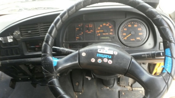 รถบรรทุกขยะ 6 ล้อแบบอัดท้าย ISUZU FTR รถปี 2551