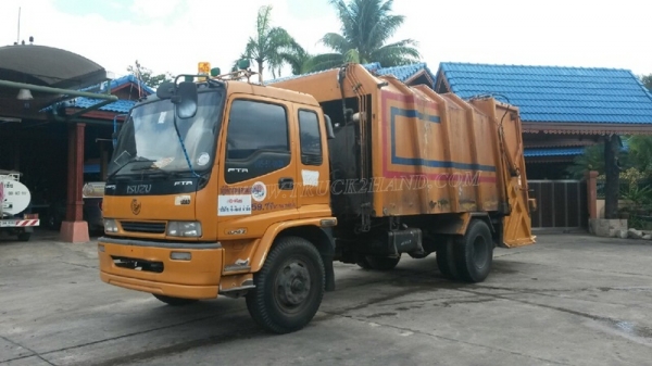 รถบรรทุกขยะ 6 ล้อแบบอัดท้าย ISUZU FTR รถปี 2551