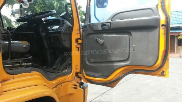 รถบรรทุกขยะ 6 ล้อแบบอัดท้าย ISUZU FTR รถปี 2551