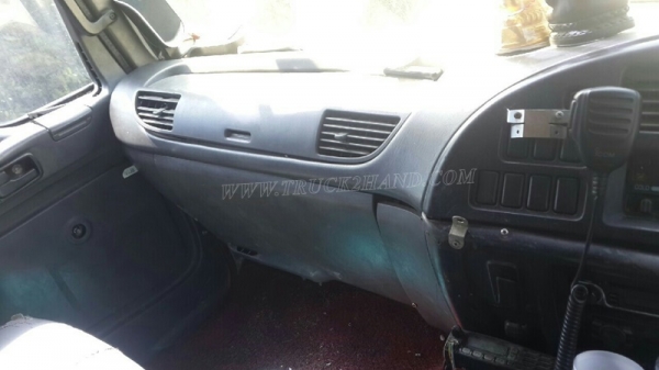 รถบรรทุกขยะ 6 ล้อแบบอัดท้าย ISUZU FTR รถปี 2551