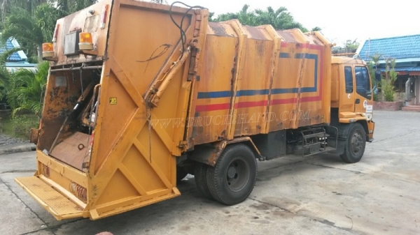 รถบรรทุกขยะ 6 ล้อแบบอัดท้าย ISUZU FTR รถปี 2551