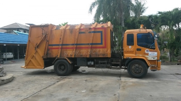 รถบรรทุกขยะ 6 ล้อแบบอัดท้าย ISUZU FTR รถปี 2551
