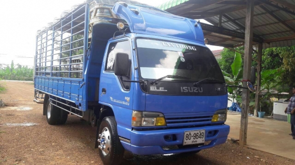 หกล้อ อีซูซุ NQR150ปี47แอร์ พ.เวอร์ ยาง8.25เรเดี้ยล ช่วงยาว 5.50ม สภาพดีสวยบางเดิม เล่มทะเบียนพร้อมโอน