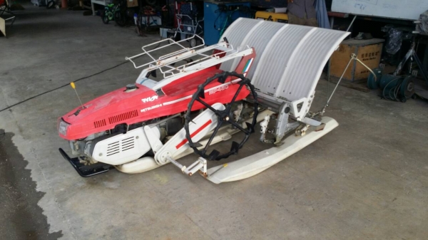 นำเข้าจากญี่ปุ่น รถดำนาเดินตาม  MITSUBISHI  รุ่น MP460 (2)  เก่าญี่ปุ่น  ดำนา 4 แถว  ขนาดกระทัดรัด สภาพสวย