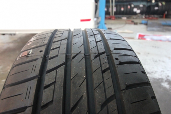 FALKEN PT722 245/35R19 เส้นละ 6,600 บาท